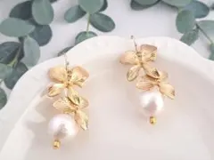 ゴールドフラワー×コットンパール　ピアス/イヤリング　結婚式　ハンドメイド