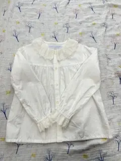 タルティーヌエショコラ　ホワイトレース襟長袖シャツ