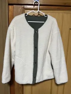 アイボリー・カーキ フリースジャケット　リバーシブル