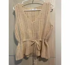 ベージュ Vネック ニットベスト