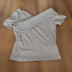 SHEIN ストライプ柄 オフショルダーTシャツ XS