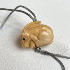 熊の牙 根付け　極美品 骨董品 熊の牙 根付け 極美品 骨董品の通販 by haseyama商社（株）｜ラクマ