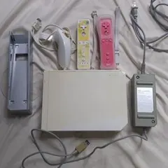 【ジャンク品】任天堂Wii本体　コントローラー3種　付属品