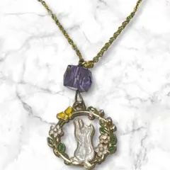 猫ちゃんとクリスタル風のネックレス　ハンドメイド