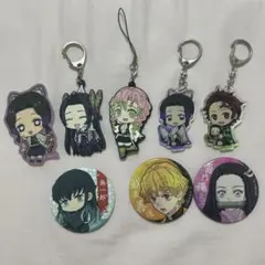 鬼滅の刃 グッズ アクリルキーホルダー 缶バッジ バラ売り可。