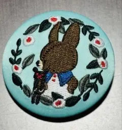くまのがっこう 刺繍缶バッジ　ザ・ベアーズ・スクール（リースB）