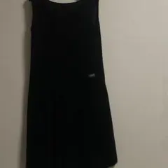 ノースリーブひざ丈ワンピース 黒のサムネイル
