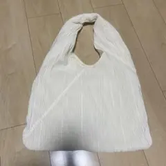 ホワイト プリーツショルダーバッグ
