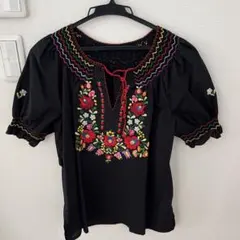 ハンガリー刺繍ブラウス