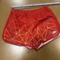 ヨネックス 幾何学模様 ハーフパンツ赤 Sサイズ - メルカリ