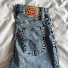 LEVI'S ハイウエストマムジーンズ