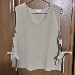 INGNI 薄い緑色 ニットベスト Vネック