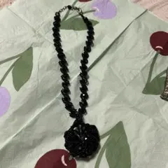 ブラックビーズフラワーチョーカー