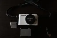 OLYMPUS PEN Lite E-PL5 （シャッターボタンのカバー無） - メルカリ