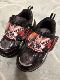 ピカピカ光る！仮面ライダー　ギーツ　運動靴　シューズ　15cm