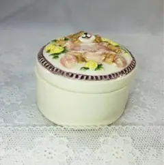 クマのデザイン陶器小物入れ