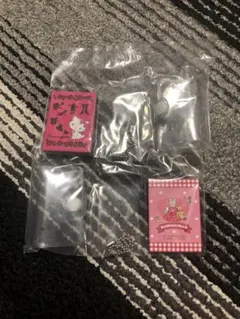 サンリオプロフィール帳豆ガチャ　キティ・マロンクリーム