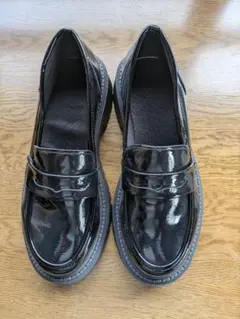 大きいサイズ【未使用品】ローファー25.5cmエナメル風