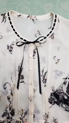 インゲボルグ 花柄シフォンチュニック 半袖