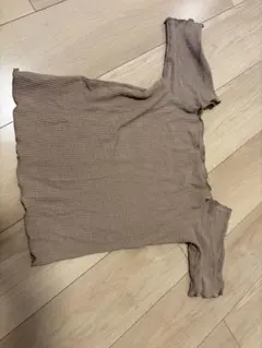 ベージュ 半袖Tシャツ オフショルダー ungridのサムネイル