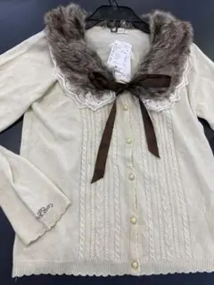 新品★アクシーズファム★刺繍レースファーティペット刺繍ニットカーディガンパール