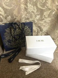 Dior ギフトボックス リボン付き