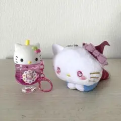 サンリオ　ハローキティ　マスコット＆カラフルソーダキーホルダー　２点セット