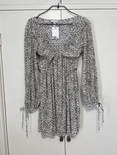 h&m プリせプリーツワンピース　花柄