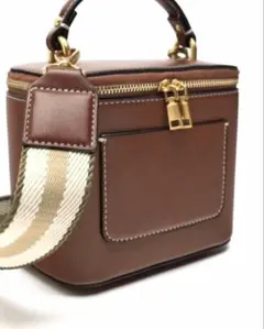 新品未使用ZARA ハードクロスボディバッグ　バニティバッグ