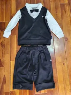 90　セレモニースーツ ボウタイ付き 黒と白 上下　おしゃれ着