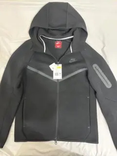【タグ付き】NIKEテックフリースブラック　Sサイズ