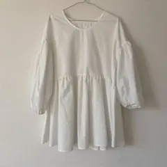 ホワイト バルーンスリーブ　フレアチュニック 七分袖