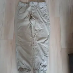 ベージュ チノパン ゴム入り裾