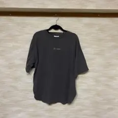 Helmロゴ刺繍 クルーネック オーバーデザインTシャツ