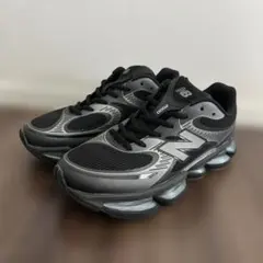 New Balance 2000 ブラック　U2000EA 25.0のサムネイル