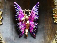 新品アンティーク調きらきらストーン妖精フェアリー蝶ブローチ ファンタジー
