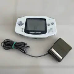 ゲームボーイアドバンス　本体　ホワイト　ACアダプター付き　ジャンク扱い