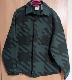 adidas ダークグリーン 長袖シャツ