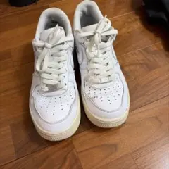 NIKE AIR FORCE 1 ホワイト スニーカー