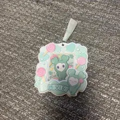 TWICE ミナ MIVELY レンチキュラーピンバッジ - メルカリ