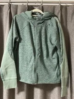 プーマ　パーカー　グリーン