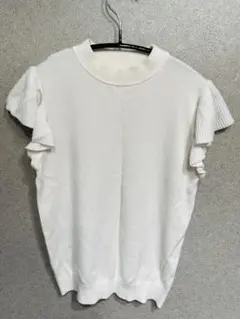 GU フリル付きノースリーブ S ホワイト