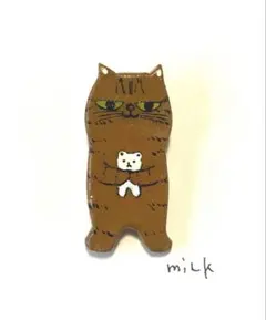 ハンドメイド陶製ブローチ　ネコ439