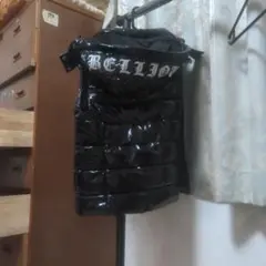 アダムスジャグラー ダウンベスト 黒 ヤリラフィ人気