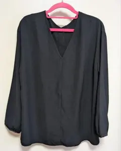 niko and　黒　Vネック　長袖シャツ　長袖カットソー