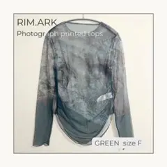 RIM.ARK Photograph printed tops グリーン シアー
