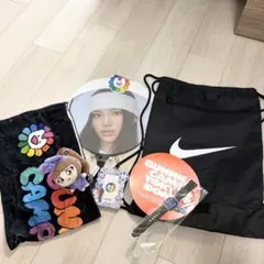 newjeans ヘイン うちわ キーホルダー トレカケース 村上隆 nike