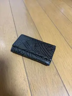 vivienne westwood キーケース　エンボス加工