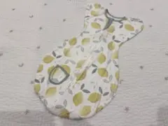 【美品】ベビー スワドル Sサイズ レモン柄