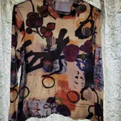 花柄 長袖 Tシャツ　9号　ユニークなデザインが印象的